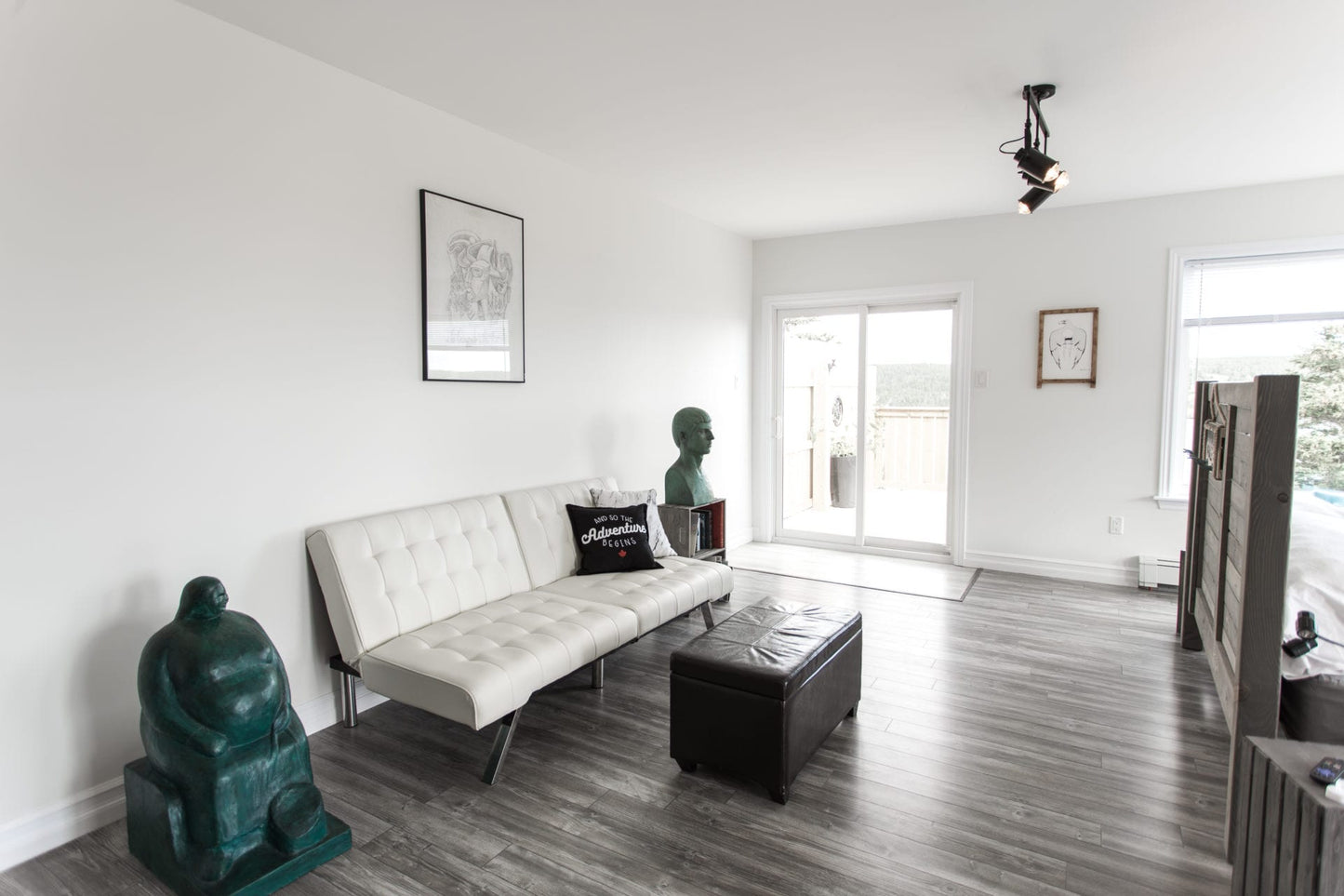 Blue Whale Suite With Private Hot Tub + 24hr Sauna Access