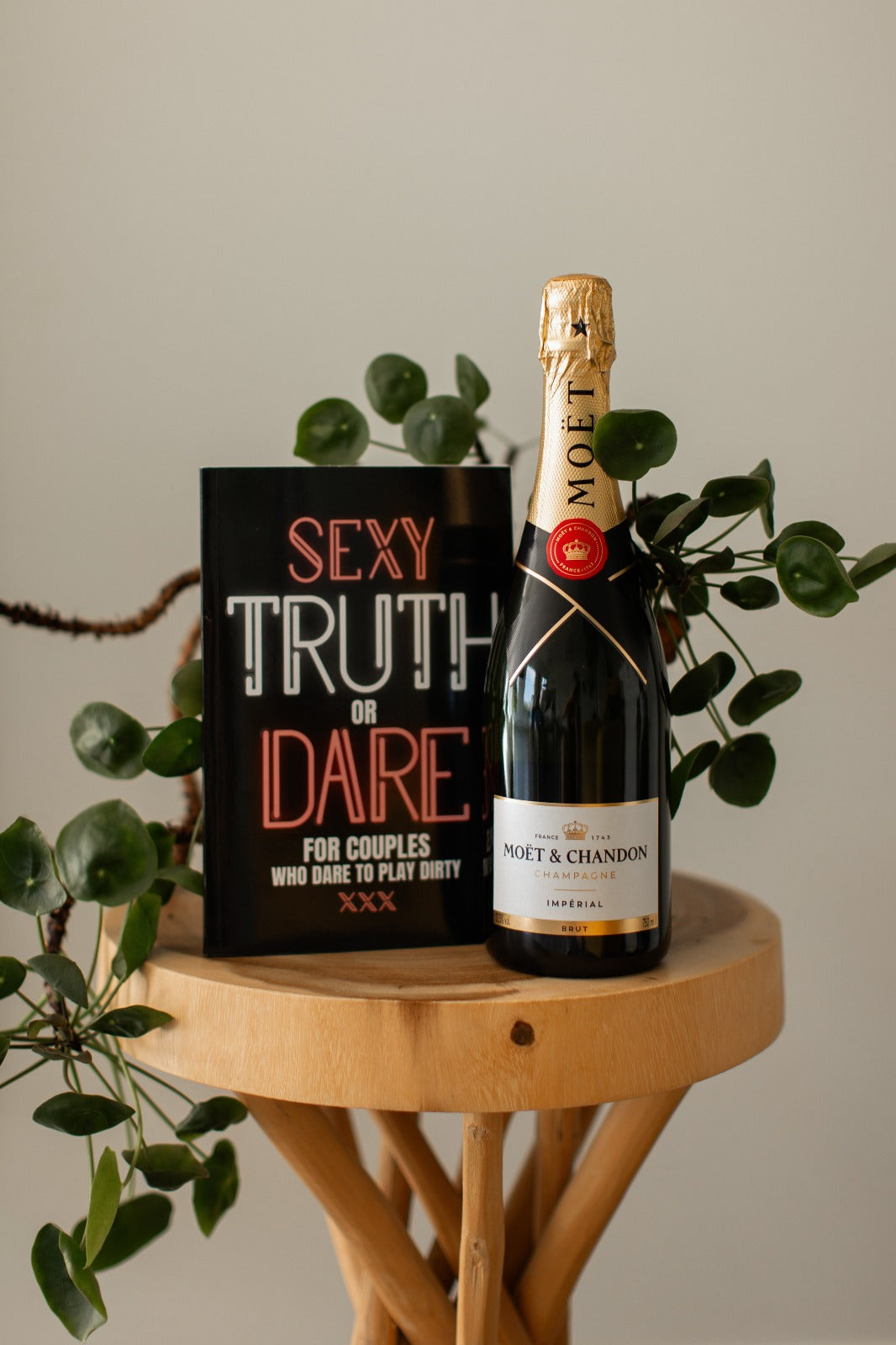 Blue Whale Private Hot Tub Suite